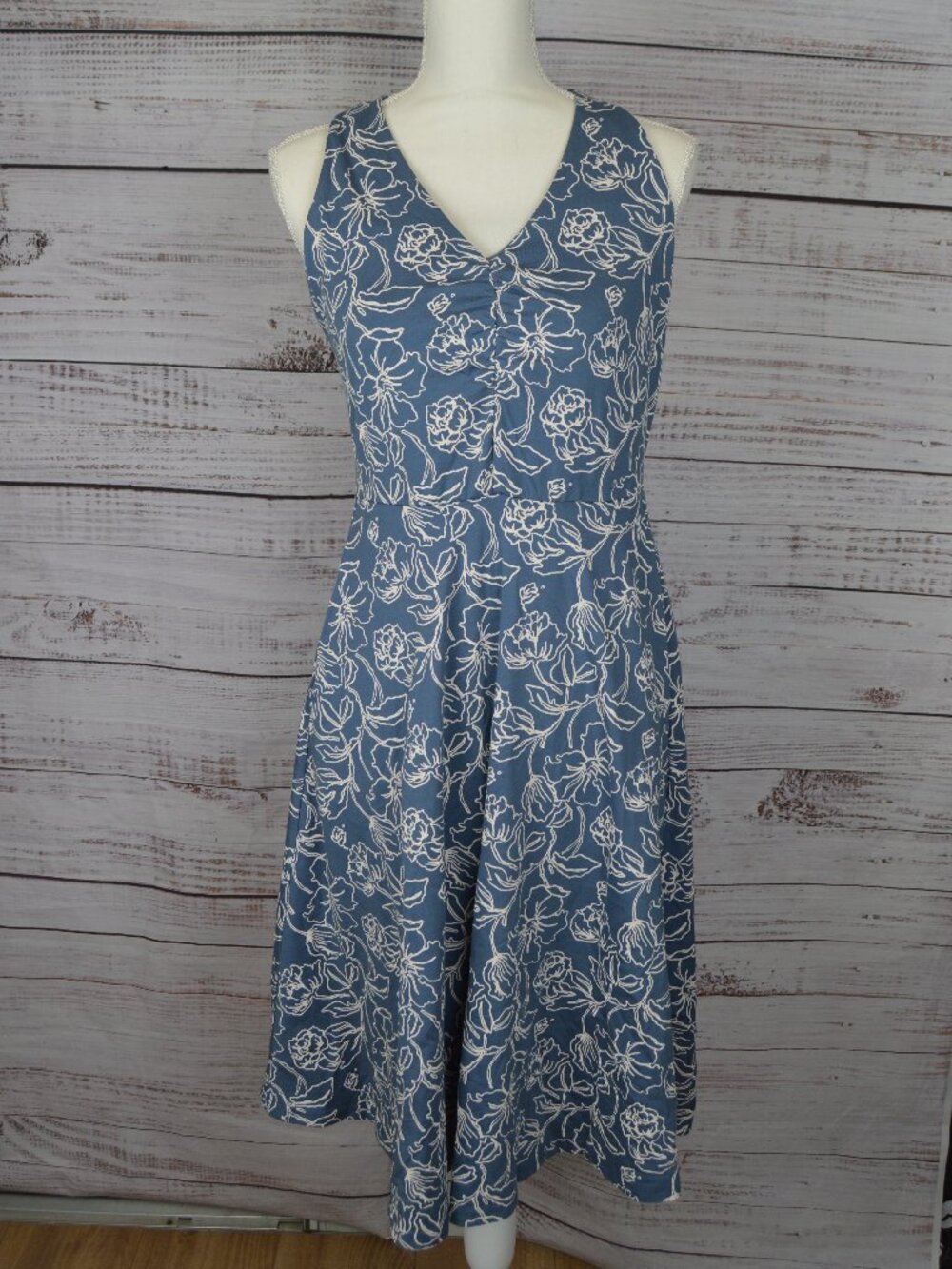 Sleeveless Blue Floral V-Neck Midi Dress